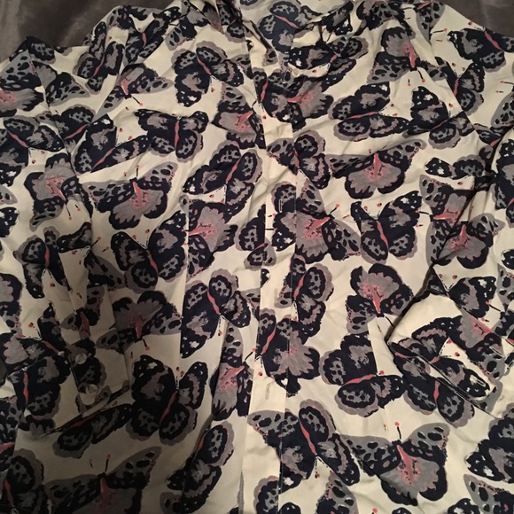 Beautiful Butterfly 🦋 Button Down - Picture 2 of 5